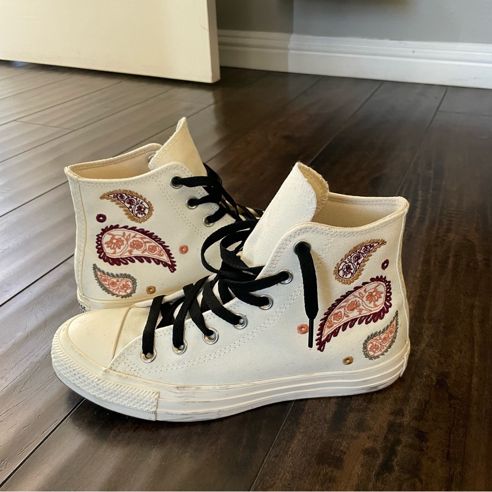 Embroidery converse size 8